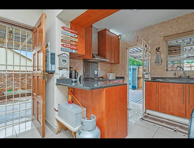 3 BEDROOM HOUSE FOR SALE IN NOORDWYK
